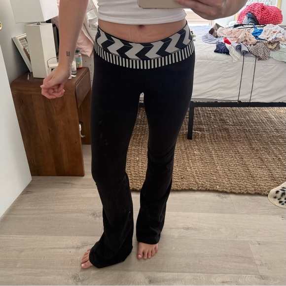 Lululemon Black Mid Rise Flare Leggings Yoga Pants - Picture 1 of 6